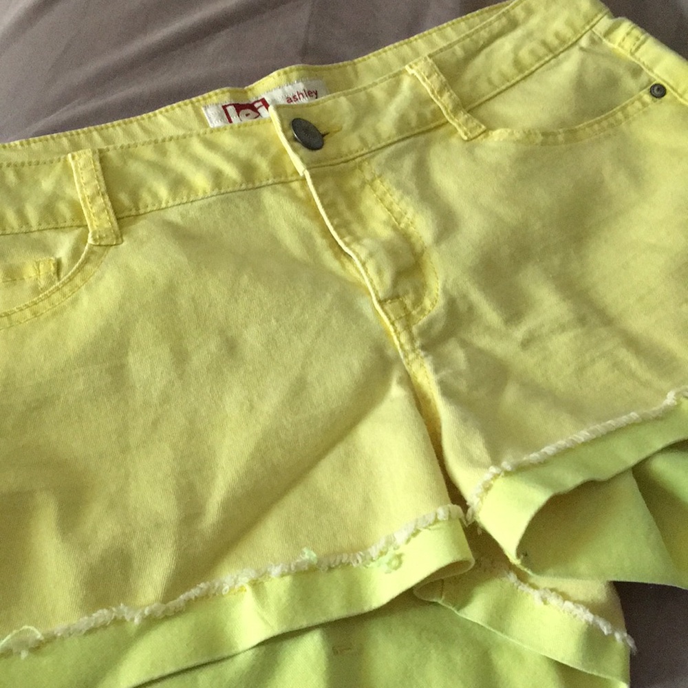 Lei cutoff shorts